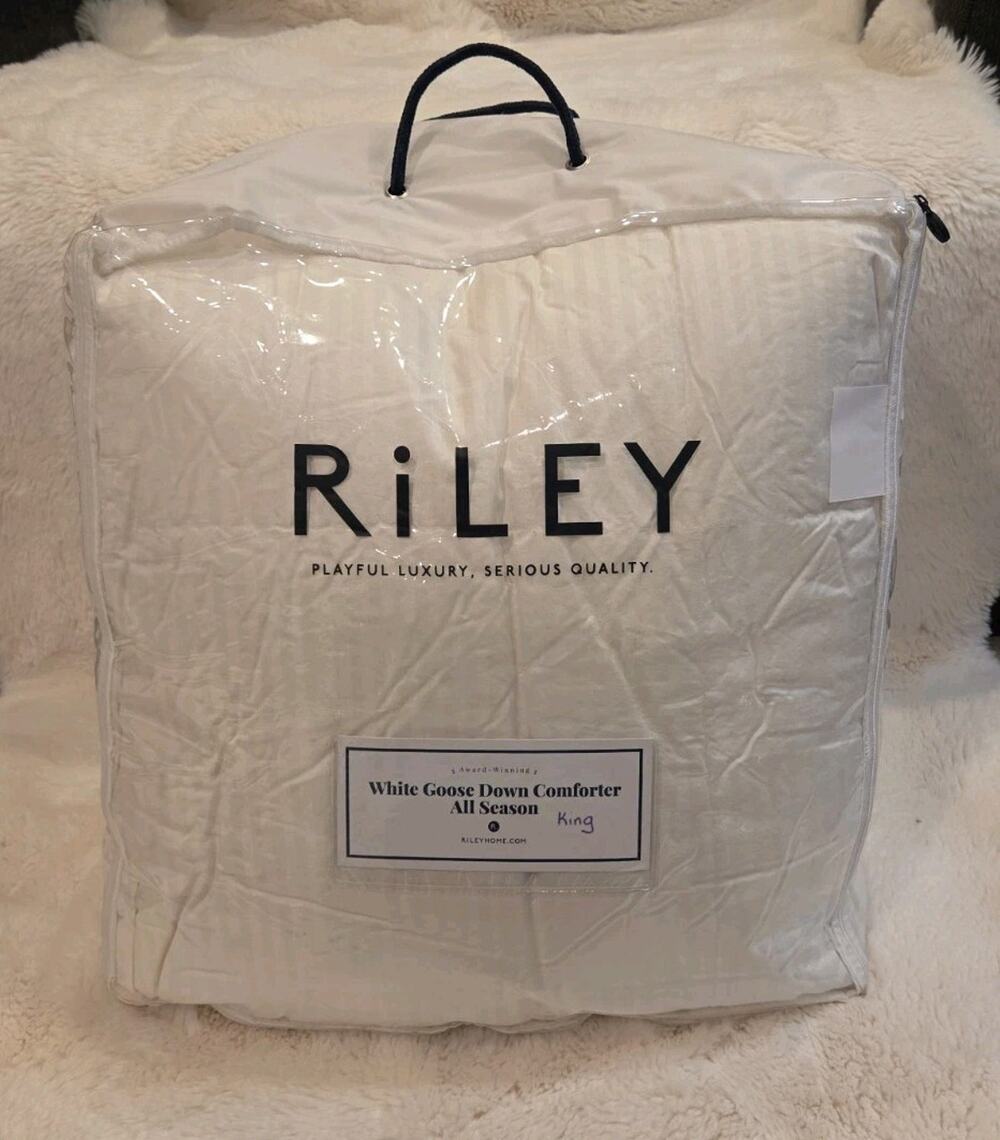 Riley Home All Season White Goose Down Comforter King 700 Fill Power